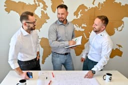 Avantajele colaborării cu un proiectant local