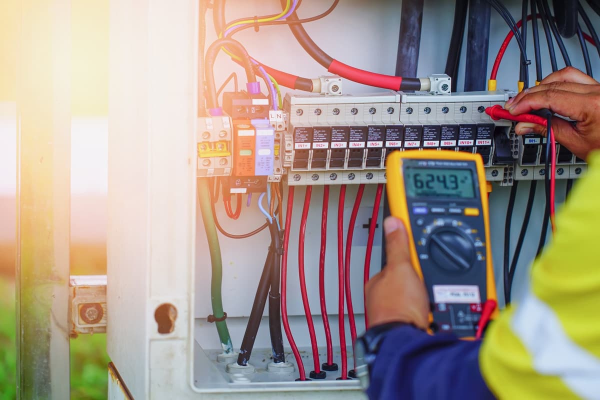 Sisteme de Alimentare și Distribuție Electrică